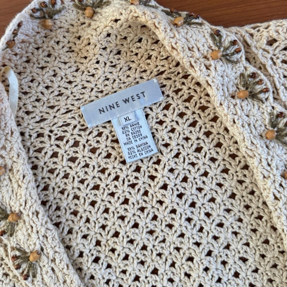 90s Crochet + Wood Bead Cardigan - Picture 7 of 8